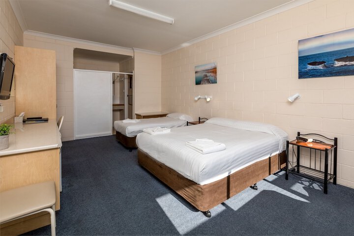 Room 4 of 24