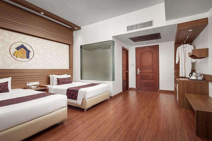Room 12 of 42