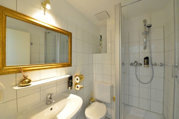 Room 44 of 58