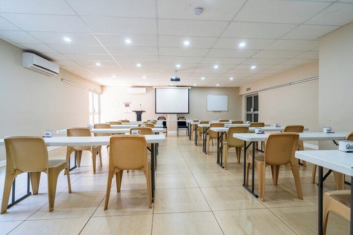 Business Center 204 of 223