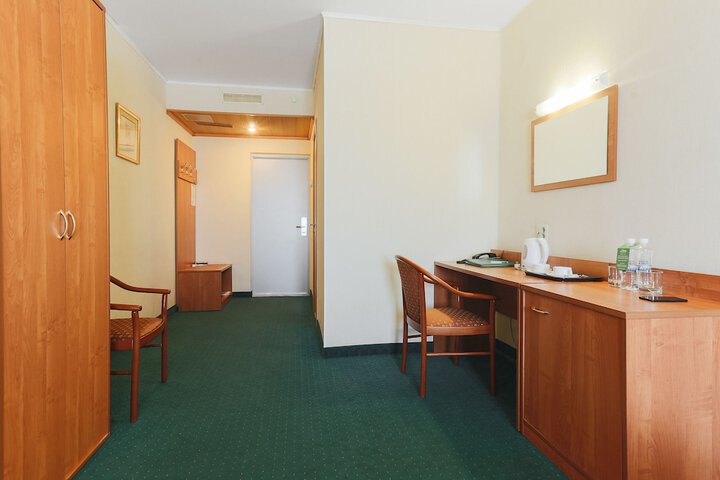 Room 11 of 88