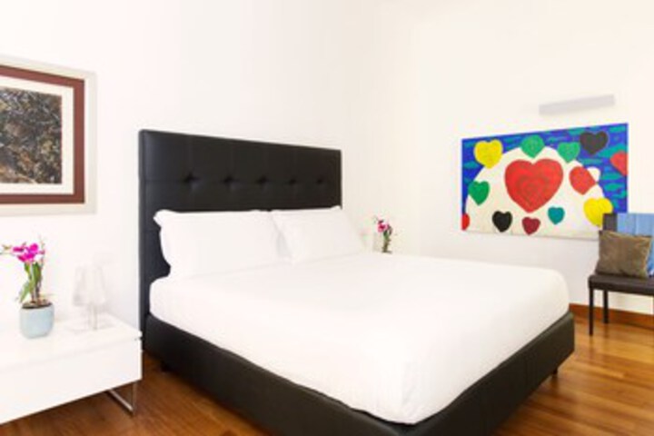 Room 10 of 31
