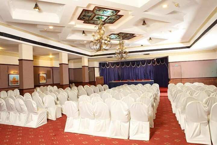 Ballroom/Hall 35 of 39