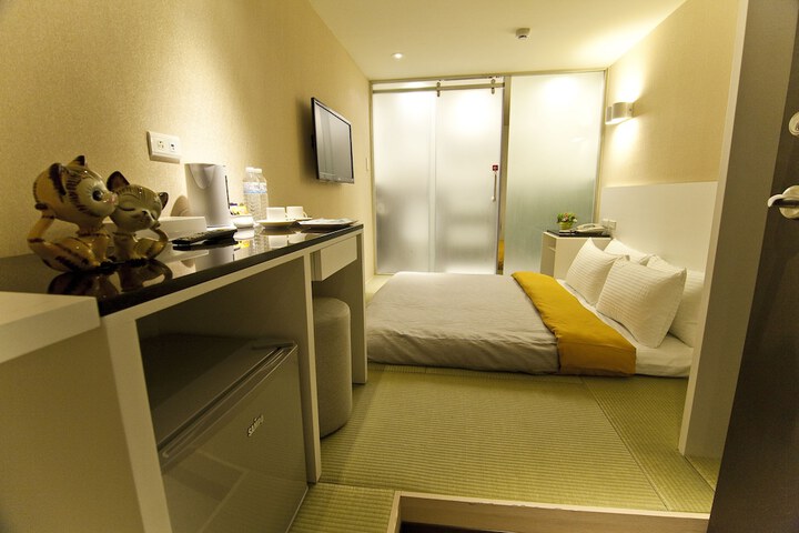 Room 4 of 51