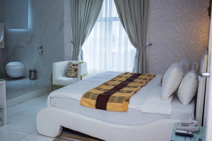 Room 6 of 23