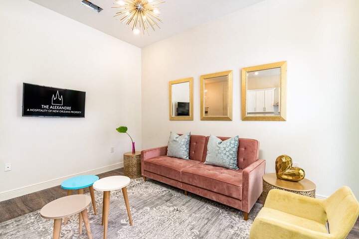 Room 83 of 182