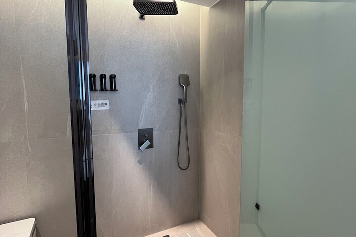 Room 11 of 14
