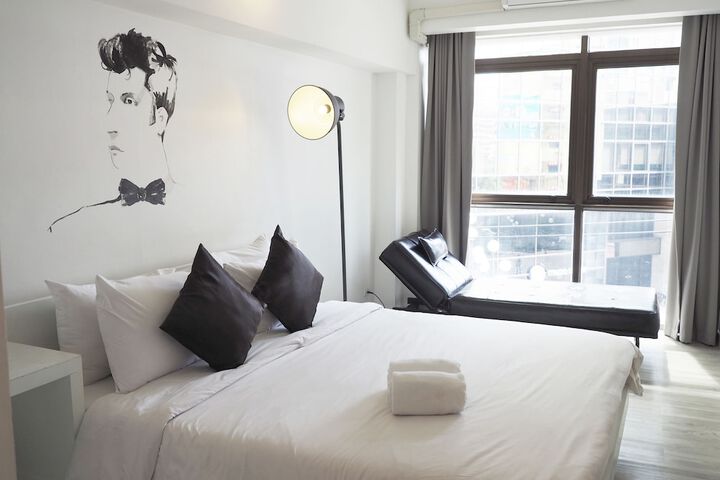 Room 14 of 60
