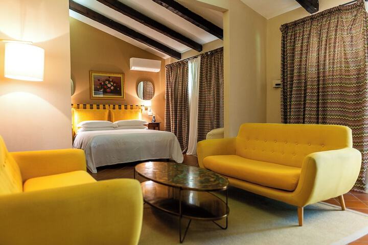 Room 3 of 48