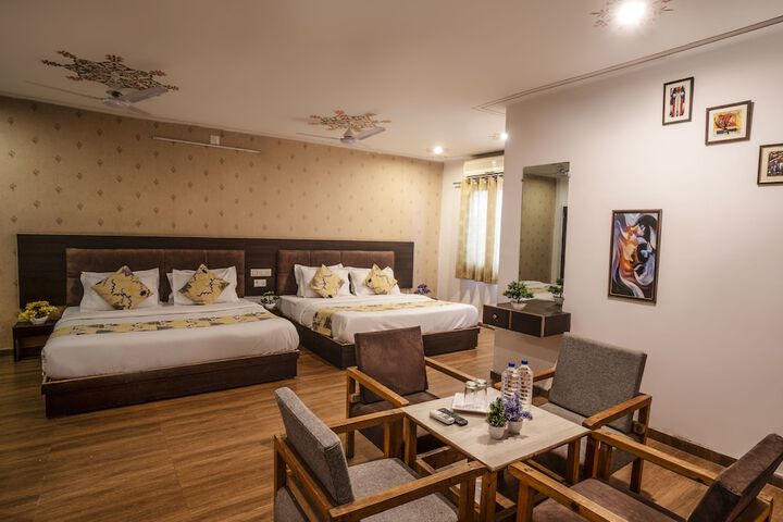 Room 20 of 33