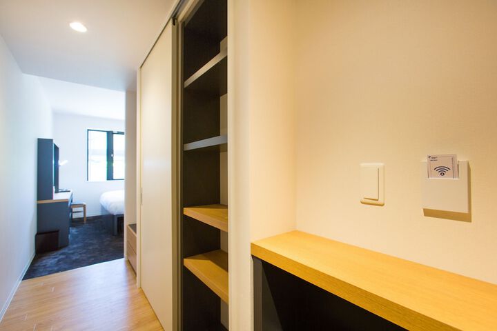 Room 10 of 34