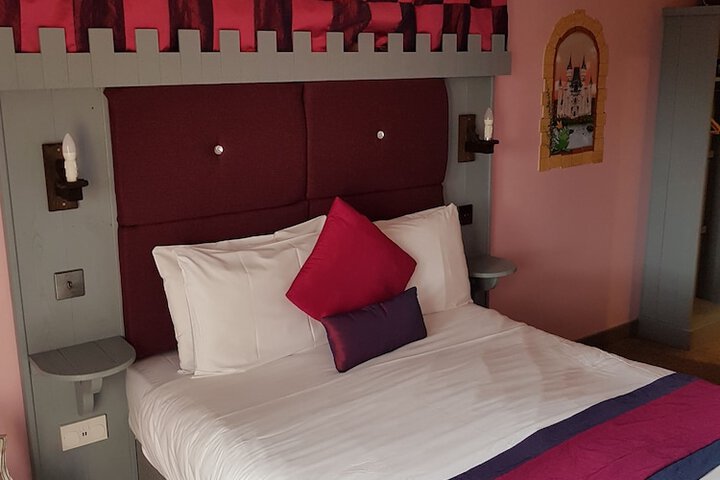 Room 11 of 83