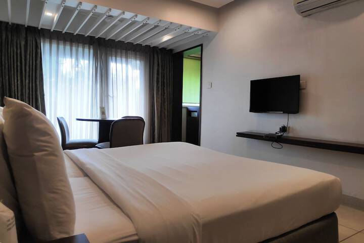 Room 18 of 48