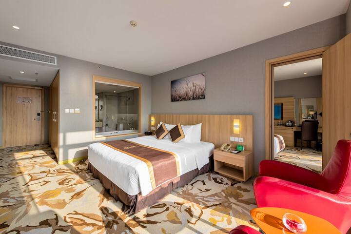 Room 40 of 122