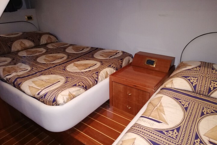 Room 6 of 13