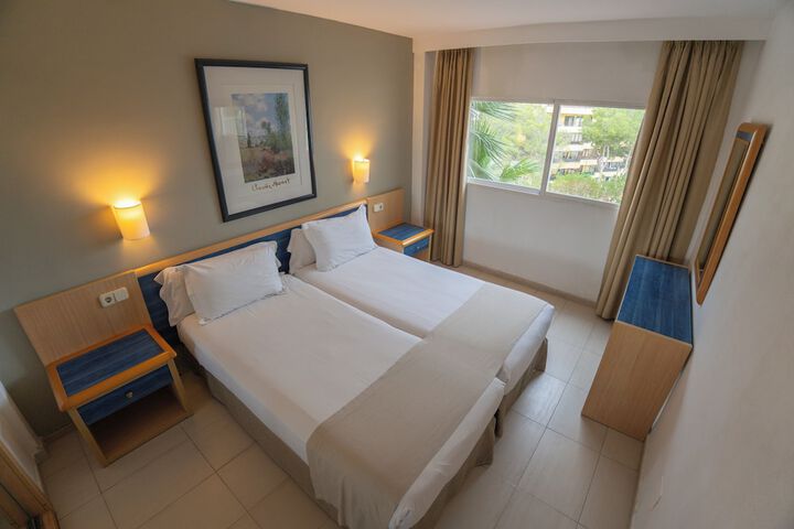 Room 13 of 78