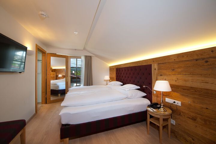 Room 8 of 130