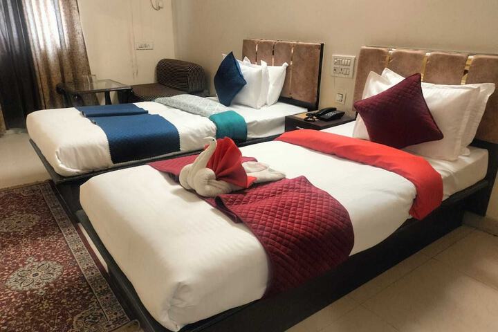 Room 8 of 31