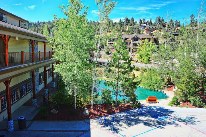 Hotel 70 of 86