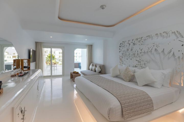 Room 10 of 74