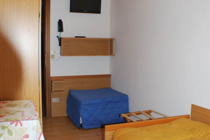 Room 5 of 61