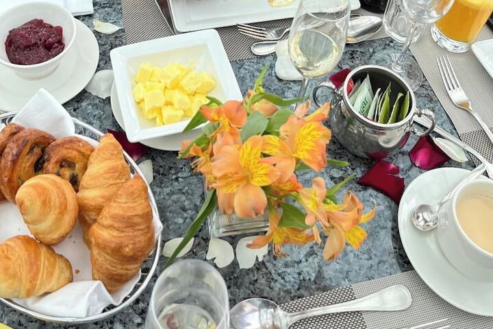 Breakfast/Coffee Service 18 of 76