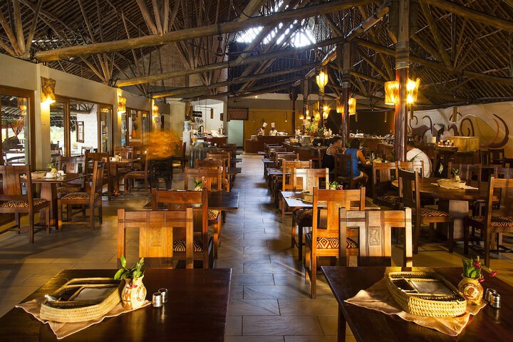 Dining 74 of 99