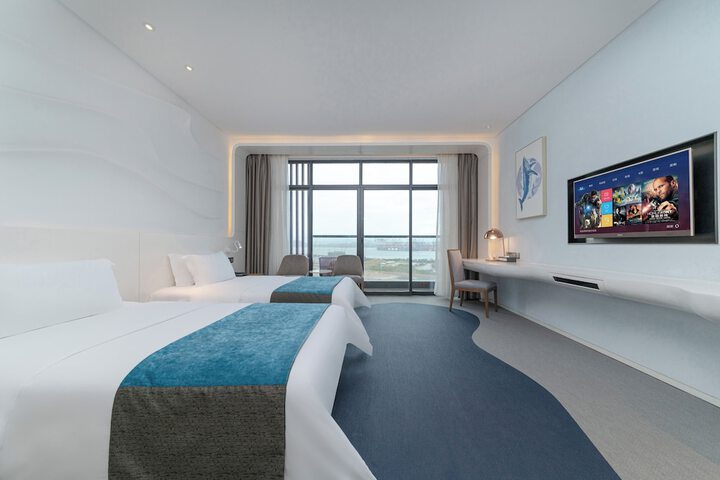 Room 11 of 27