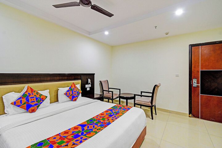 Room 18 of 28