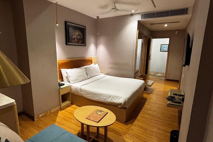 Room 10 of 57