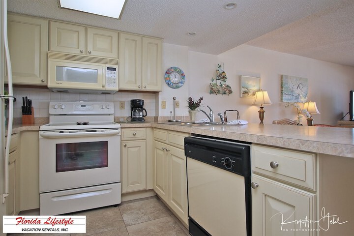 Chateaux 303 in Indian Shores, FL