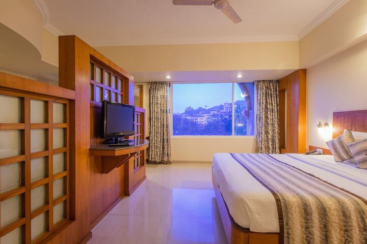 Room 6 of 52