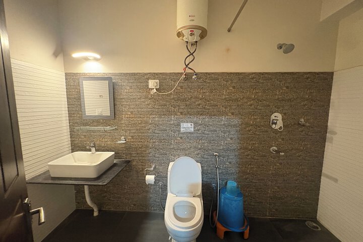 Room 30 of 48