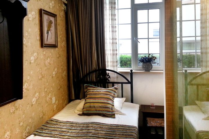 Room 7 of 24