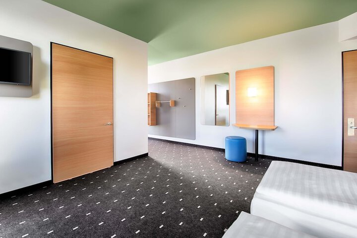 Room 16 of 27