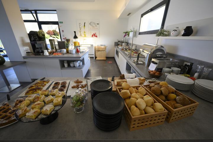 Breakfast/Coffee Service 52 of 71