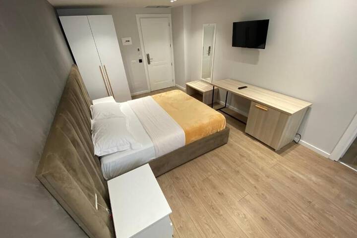 Room 49 of 73