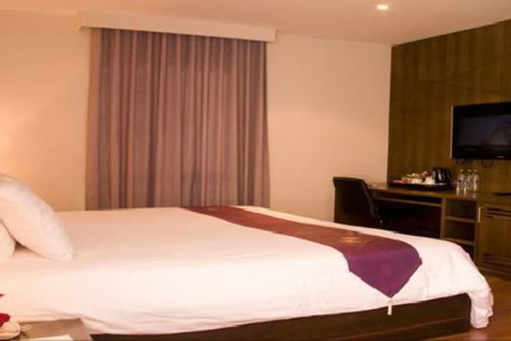 Room 5 of 25