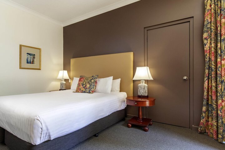 Room 19 of 112