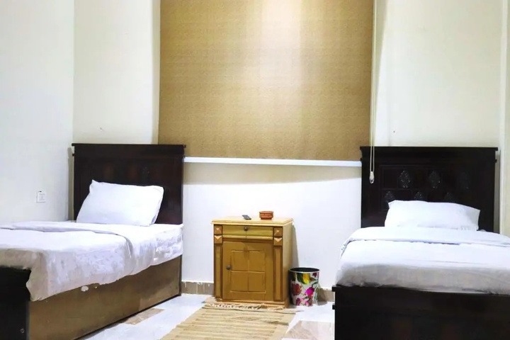 Room 5 of 20