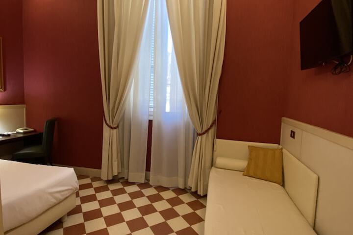 Room 20 of 180