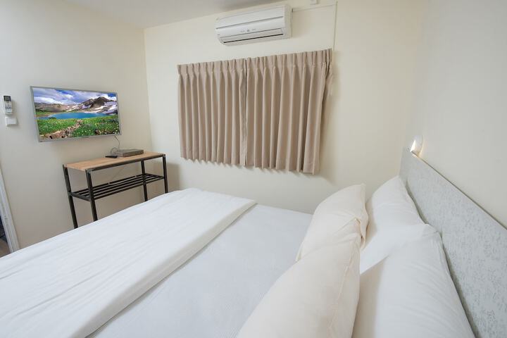 Room 7 of 24