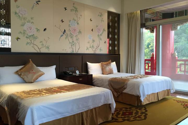Room 14 of 82