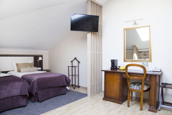 Room 15 of 109