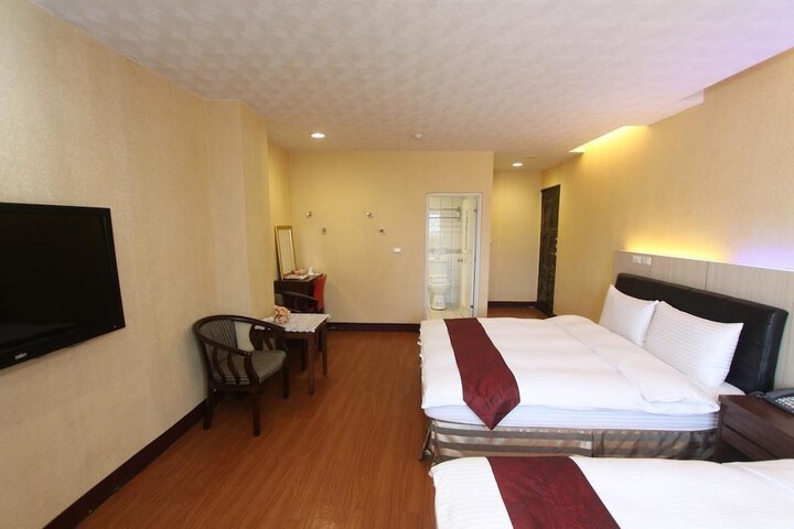 Room 15 of 28