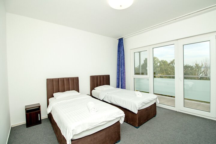 Room 15 of 31