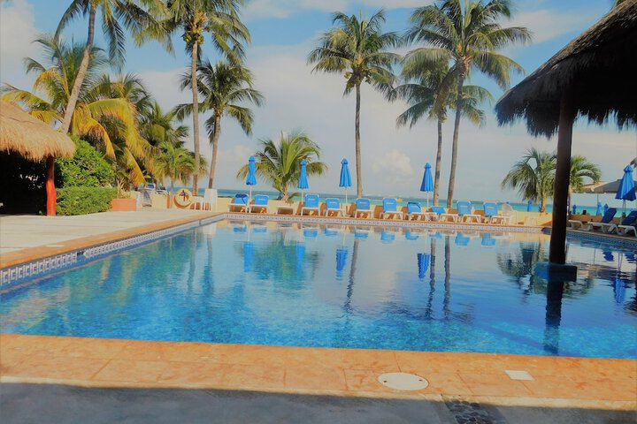 Pool Hotel