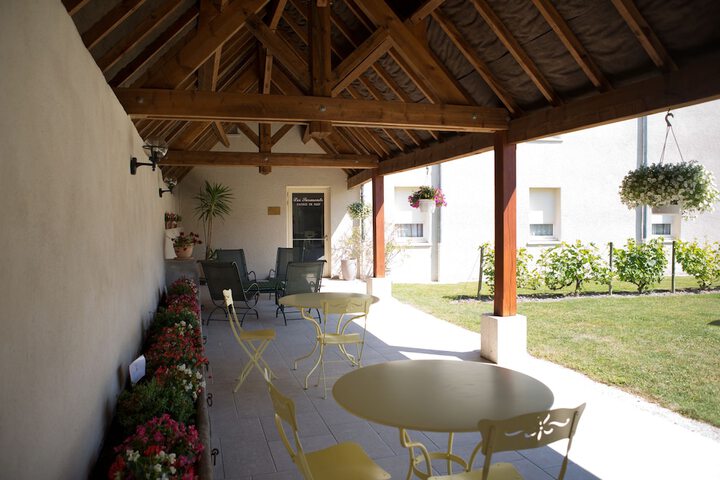 Hotel Exterior 56 of 79