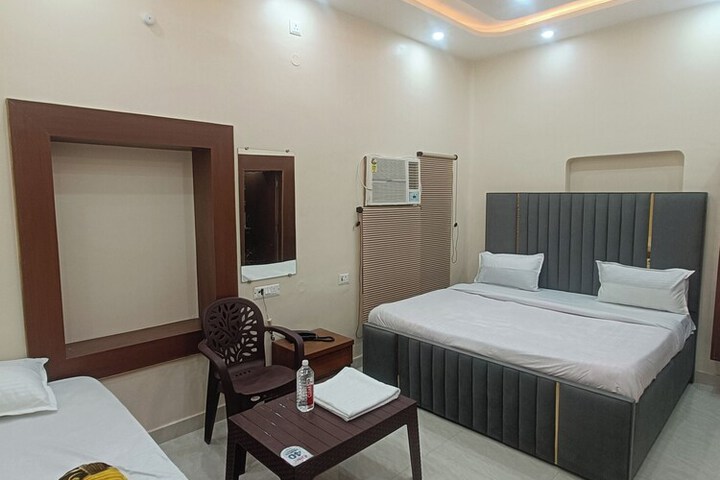 Room 6 of 19