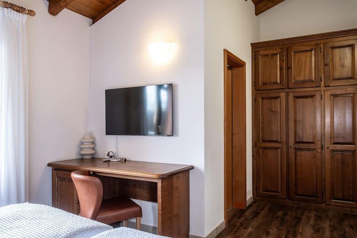 Room 9 of 31
